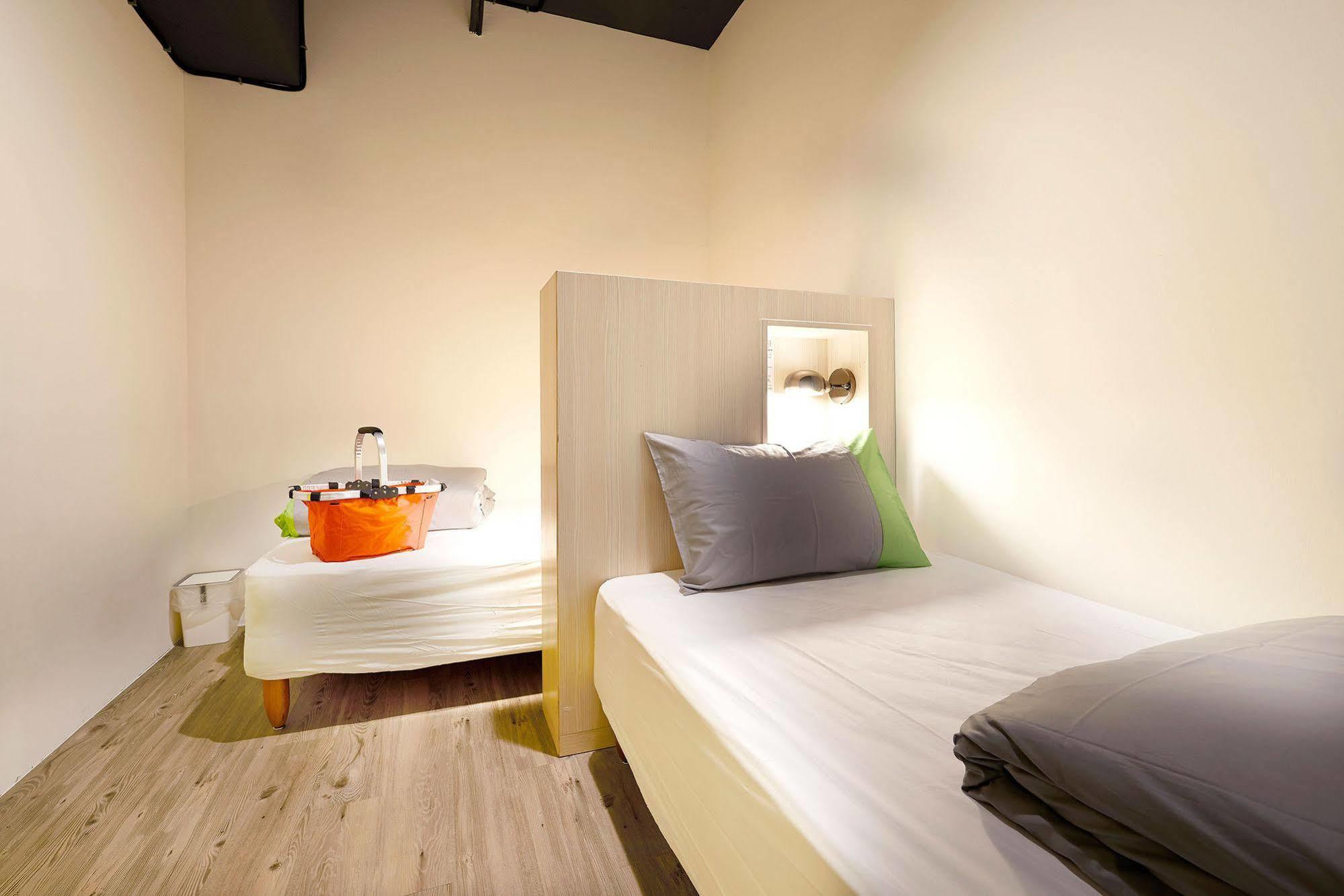Ease Single Inn Tajcshung Kültér fotó